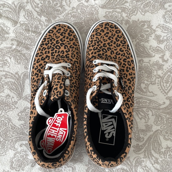 NWOT Vans Leopard Authentic Shoe Size 7 - Picture 2 of 6